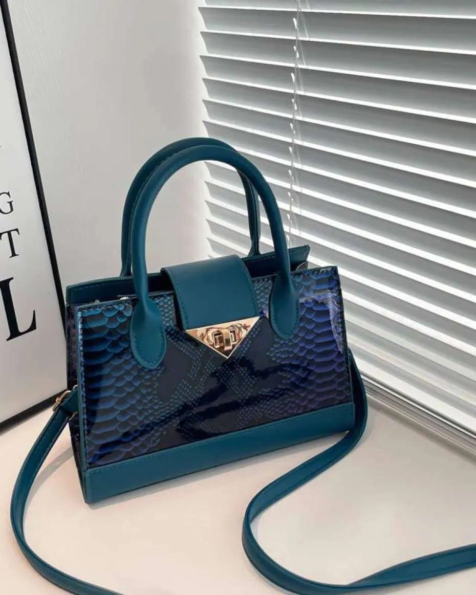 Vee Croc Bag