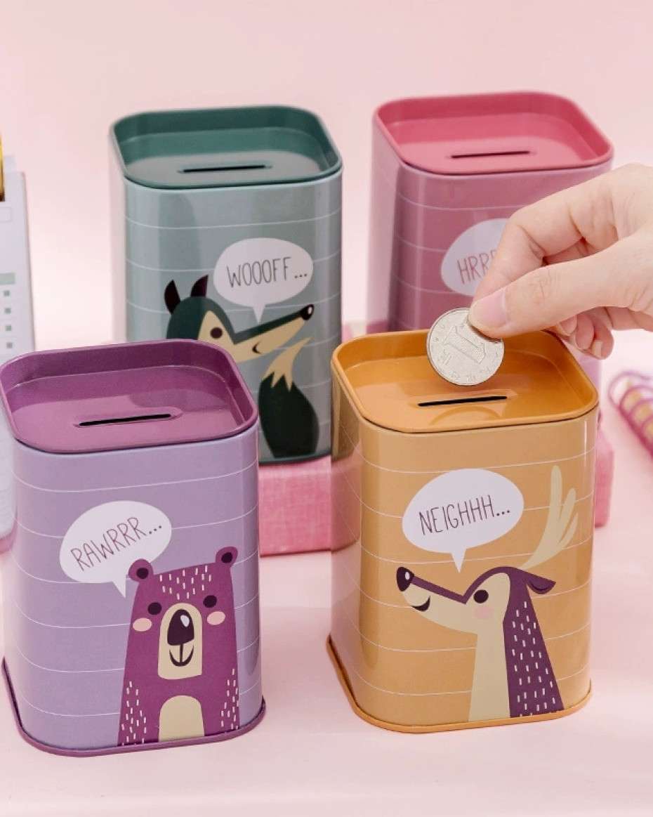 Cartoon piggy bank.